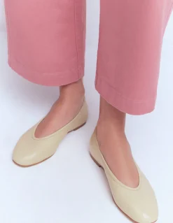 Boden Chaussures Plates-Ballerines couvrantes Jaune beurre