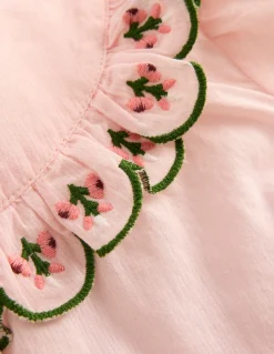 Boden Tops & T-Shirts-Blouse à empiècement volanté Broderie lotus