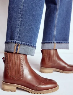 Boden Chaussures Plates-Bottines Chelsea à détails richelieus Fauve