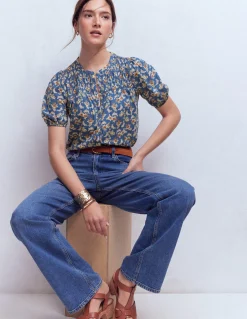 Boden Tops & T-Shirts-Chemise manches courtes Mya à smocks Bleu marine authentique, motif Dainty Blooms