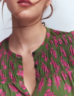 Boden Tops & T-Shirts-Chemise Mya smockée en jersey Motif Blossomy Sprig