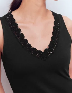Boden Tops & T-Shirts-Débardeur Flora ultra-doux à détails en dentelle Beauté noire
