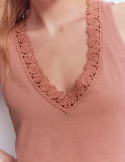Boden Tops & T-Shirts-Débardeur Flora ultra-doux à détails en dentelle Rose vintage