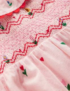 Boden Robes-Robe brodée à smocks Fleurs et cœurs rose multi
