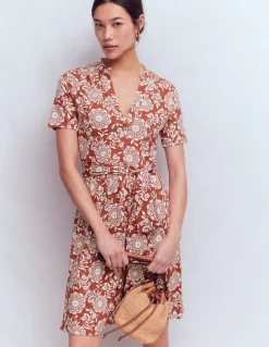 Boden Robes & Combinaisons|Robes Coupe Petite-Robe Daisy virevoltante en jersey Châtaigne grillée, motif Blossom
