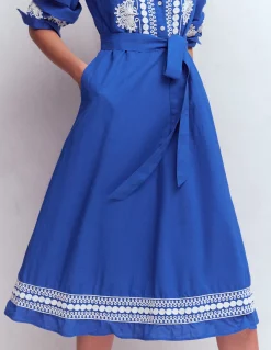 Boden Robes & Combinaisons|Midi-Robe midi Ava en lin mélangé Broderie bleue