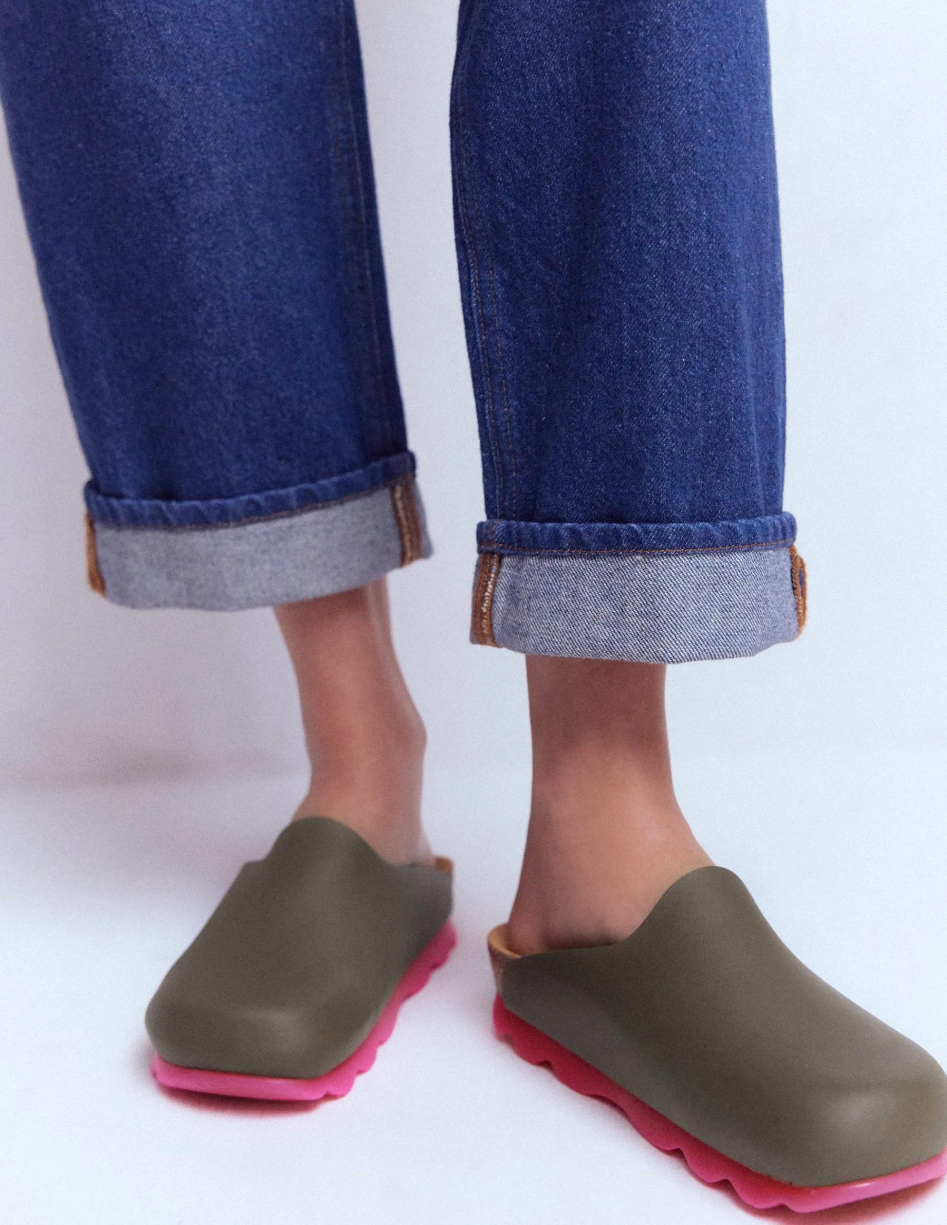 Boden Chaussures Plates|Sandales-Sabots colourblock Lyla Kaki/rose