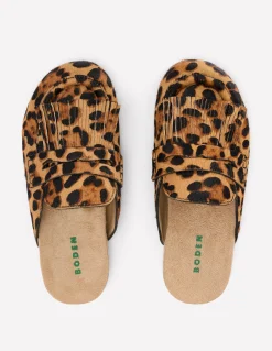 Boden Chaussures Plates-Sabots Etta façon mules avec franges Klassisches Leopardenmuster Ponyhaar