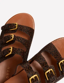 Boden Chaussures Plates|Sandales-Sandales à semelle ergonomique et trois brides Cœurs folk rouge rockabilly