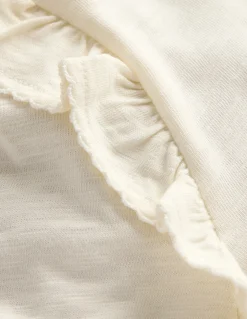 Boden Tops & T-Shirts-Top flammé à manches volantées Ivoire doux