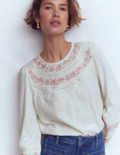 Boden Tops & T-Shirts-Top Rosie brodé en jersey Ivoire