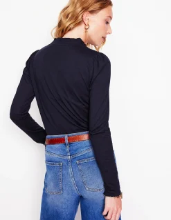 Boden Tops & T-Shirts-Top ultra-doux à col tunisien et volants Bleu Marine, Petits Pois