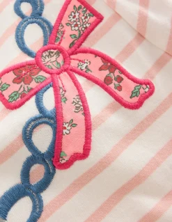 Boden Tops & T-Shirts-T-shirt à manches bouffantes et appliqué Rayé collier lotus