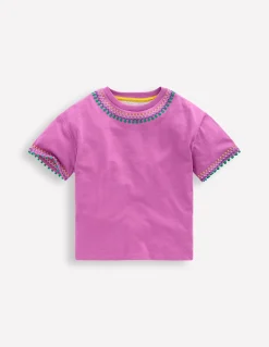 Boden Tops & T-Shirts-T-shirt décontracté brodé Orchidée éclatante