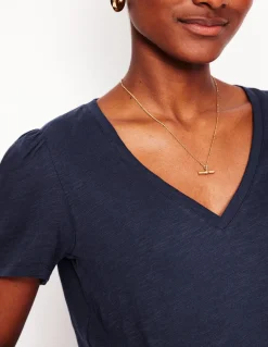 Boden Tops & T-Shirts-T-shirt flammé Sophie à col V Bleu Marine