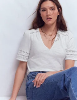 Boden Tops & T-Shirts-T-shirt Poppy col V à détails Blanc